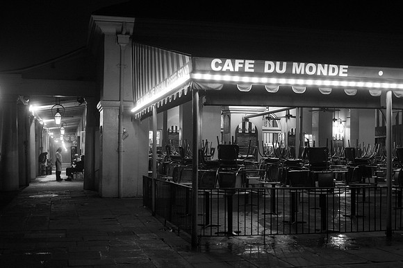 closing time at cafe du monde